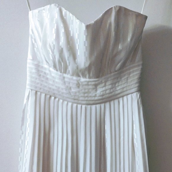 Strapless White Prom Dress Women's Sz 4 Pleated Bustier WHITE HOUSE BLACK MARKET - Picture 1 of 12